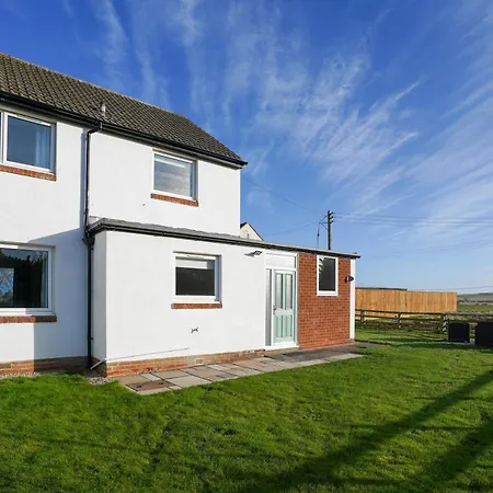 The Birdhouse Family Home With Countryside Views Beal Exterior photo